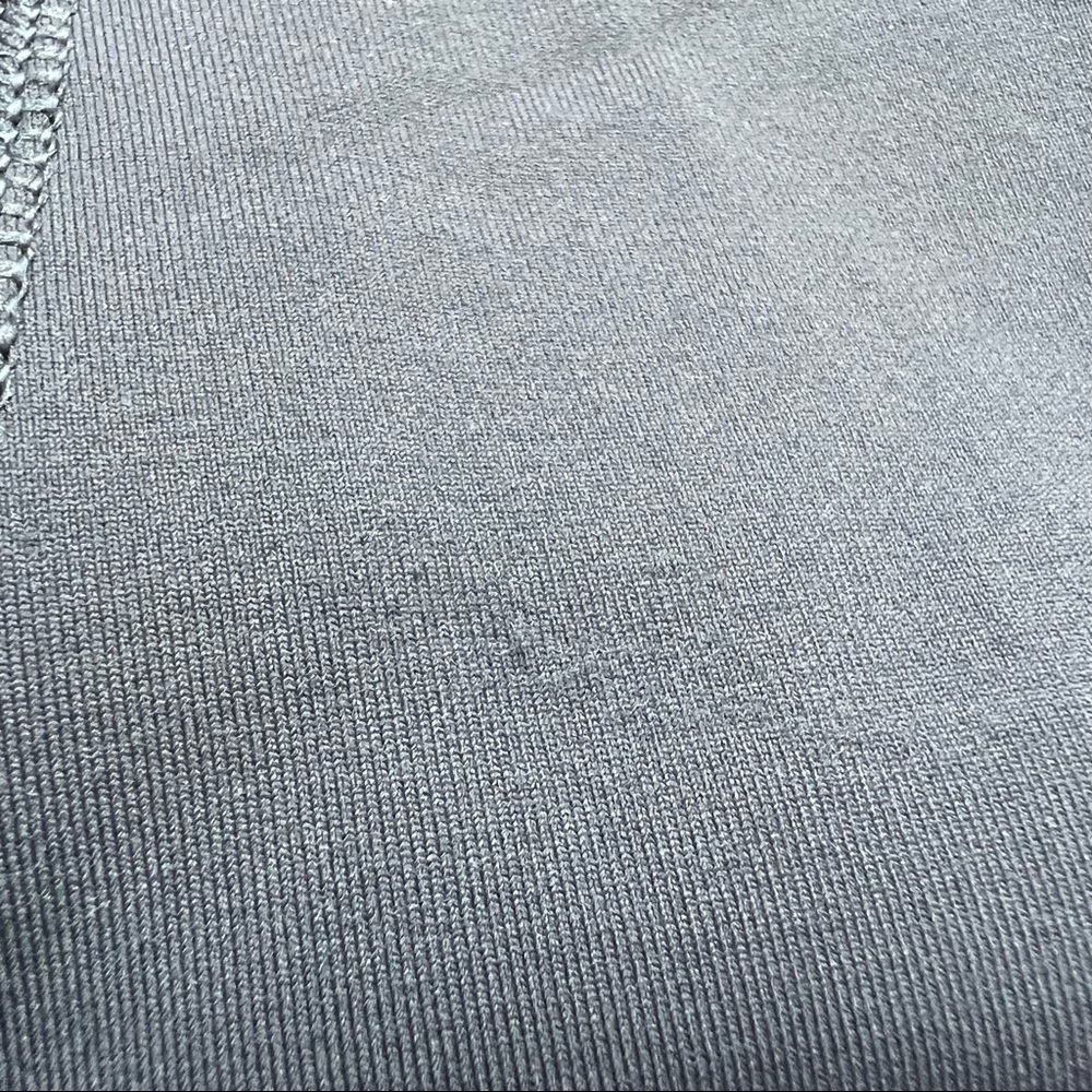 Lululemon Athletica Run Inspire II Gray with Wee Purple Stripes at Waist 4 - Picture 13 of 14